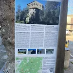 Sainte Lucie De Tallano,2 Personnes Au Centre Du Village Santa-Lucia-di-Tallano