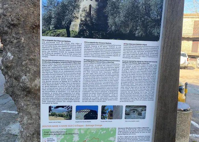 Sainte Lucie De Tallano,2 Personnes Au Centre Du Village Santa-Lucia-di-Tallano